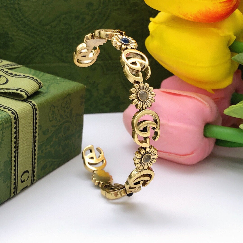 Gucci Double Flowers Open Cuff 18K Gold Bracelet