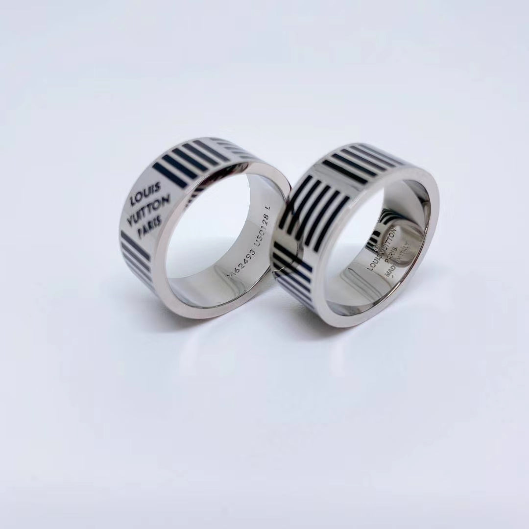 Louis Vuitton Damier Black 18K Gold Ring