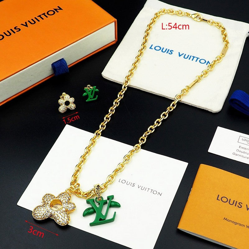 Louis Vuitton Blossom Green Diamond 18K Gold Earrings