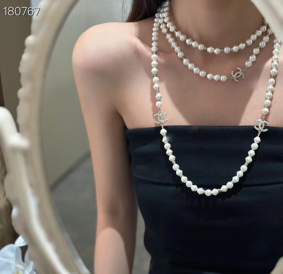 Chanel Pearl Choker 18K Gold Necklace